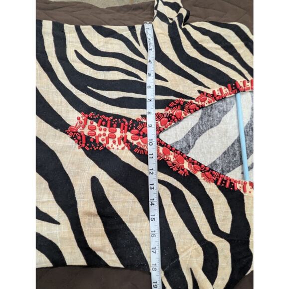 Pretty zebra striped knit long sleeve blouse w/coral bead embellishment, Chico's - Picture 5 of 6